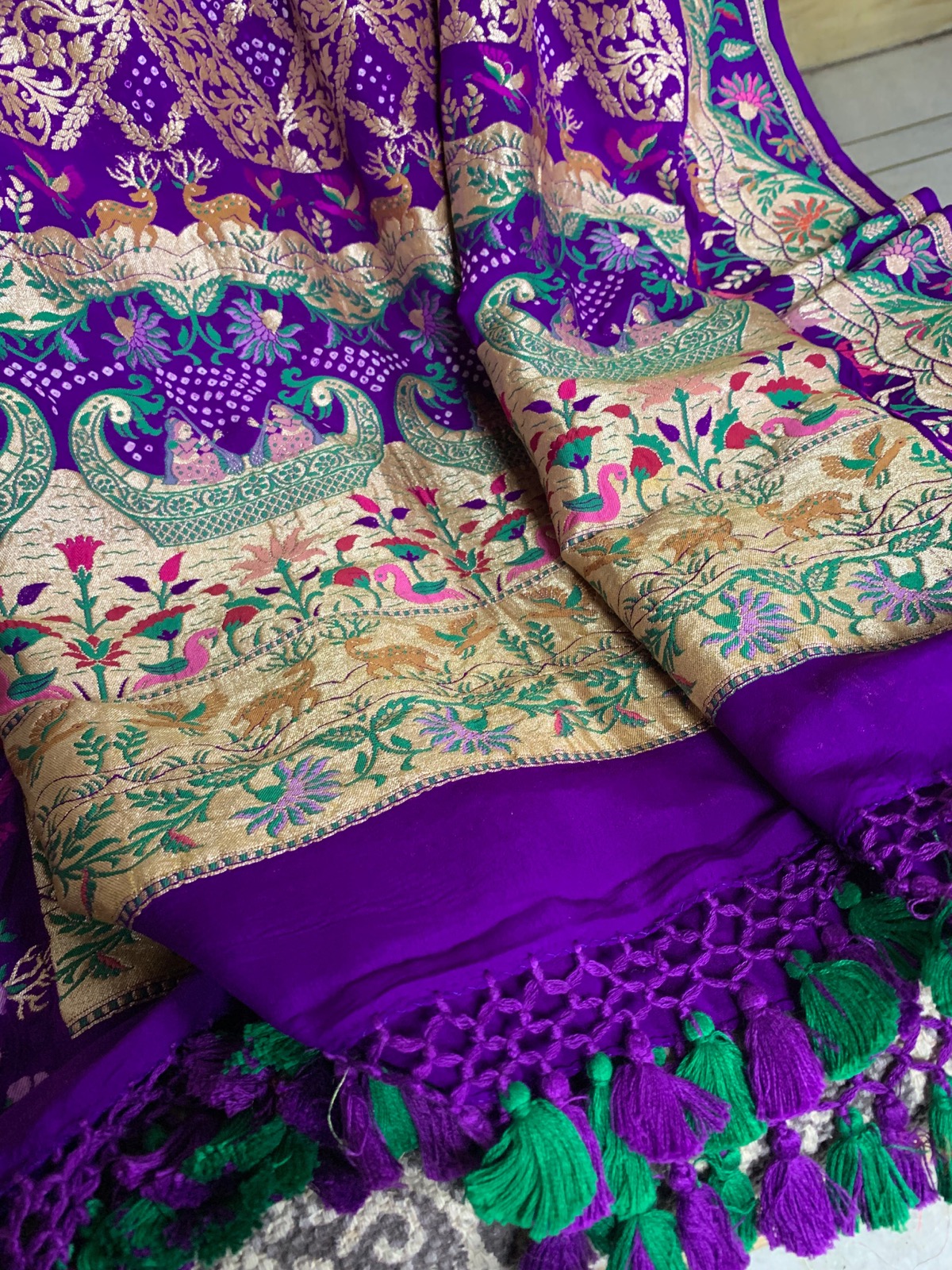Banarsi Bandhej Dupatta Shikargah
